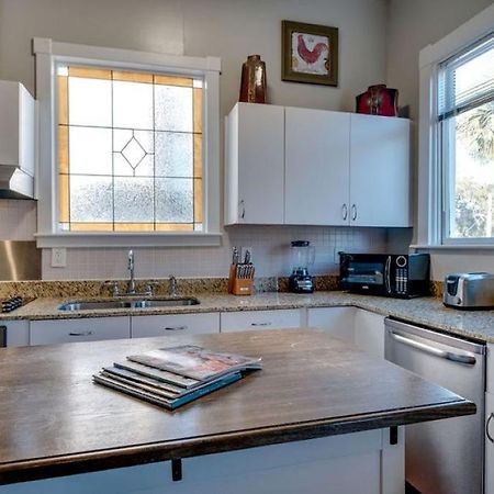Huge 5 Bed, 5 Bath In Historic Downtown Savannah Exterior photo